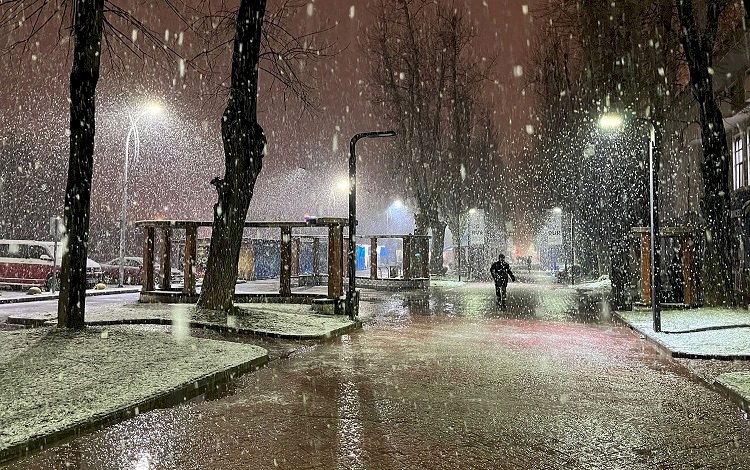Mart ayında kar yağdı: Birçok ilde okullar tatil edildi