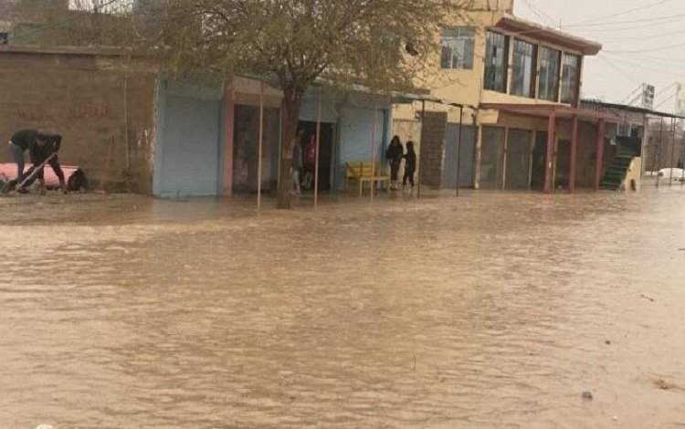 Şiddetli yağışlar Şengal’de bir çok evin yıkılmasına neden oldu
