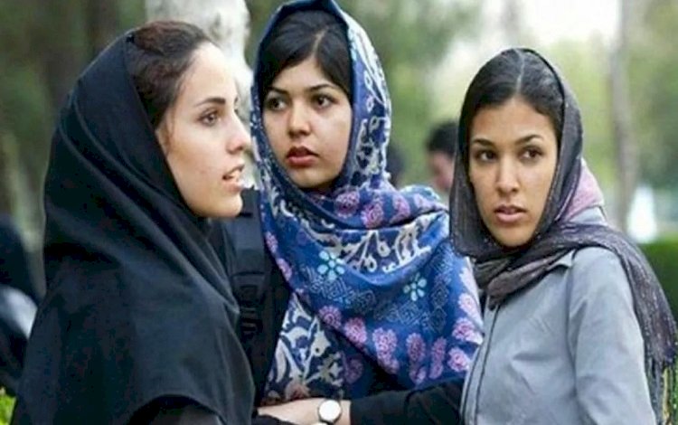 İran'da başörtüsü takmayanlara hizmet veren işletmeler mühürlendi