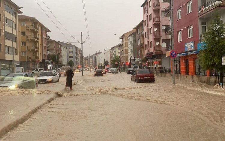 Diyarbakır, Van, Siirt dahil 8 kent için uyarı