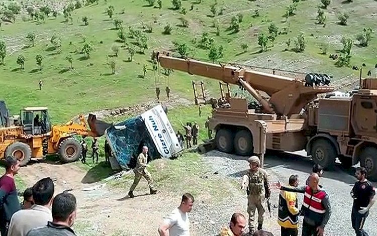Şırnak'ta askerleri taşıyan otobüs devrildi: 2 ölü, 45 yaralı