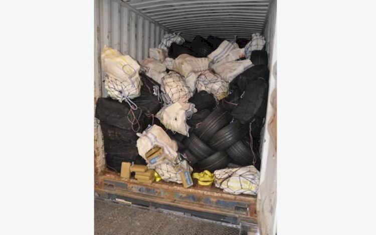 Türkiye’den Hollanda’ya gönderilen konteynerde 1 ton kokain bulundu