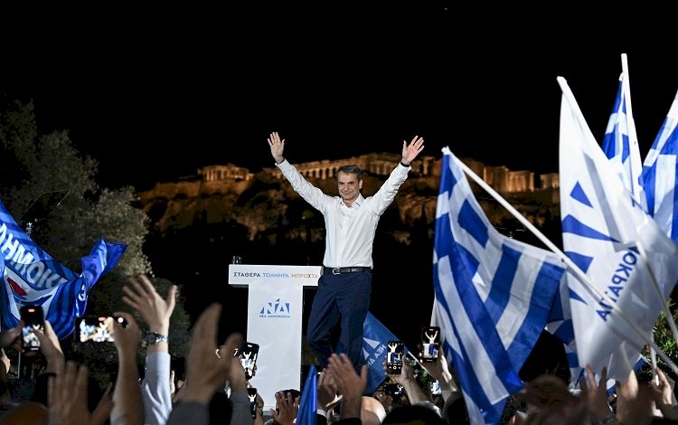 Yunanistan’da seçim: Miçotakis’in partisi önde