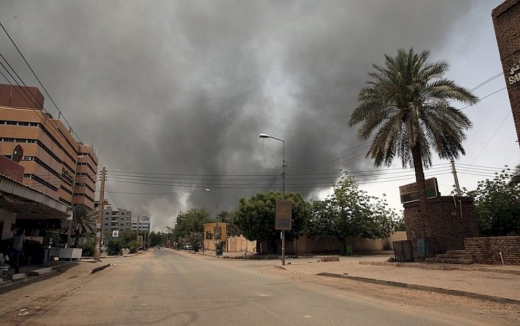 Sudan'da ateşkesin bitmesine saatler kala çatışmalar şiddetlendi