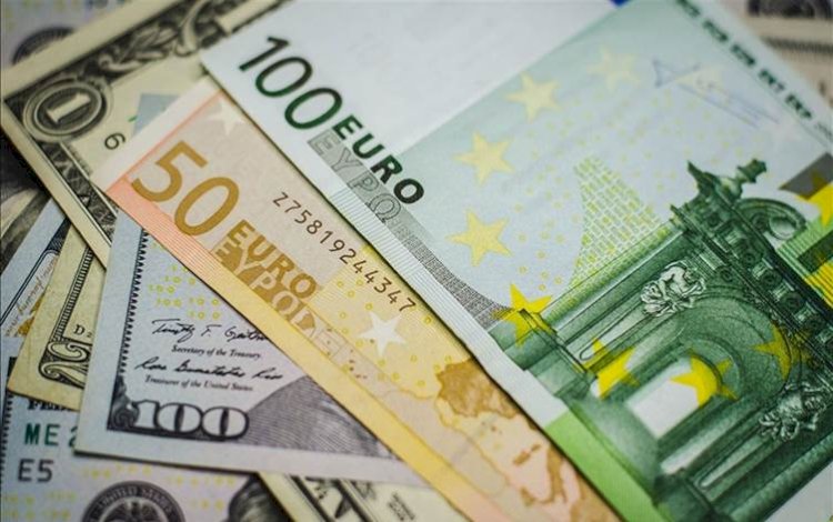 Türk Lirası eriyor! Dolar ve eurodan tarihi rekor
