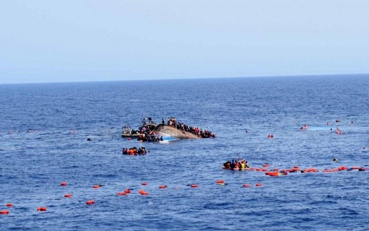 Cezayir açıklarında göçmen faciası: Teknede 18 Kobanili bulunuyor
