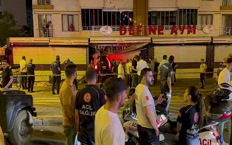 Diyarbakır'da çarpışan 2 araç markete daldı: 1 ölü, 6 yaralı
