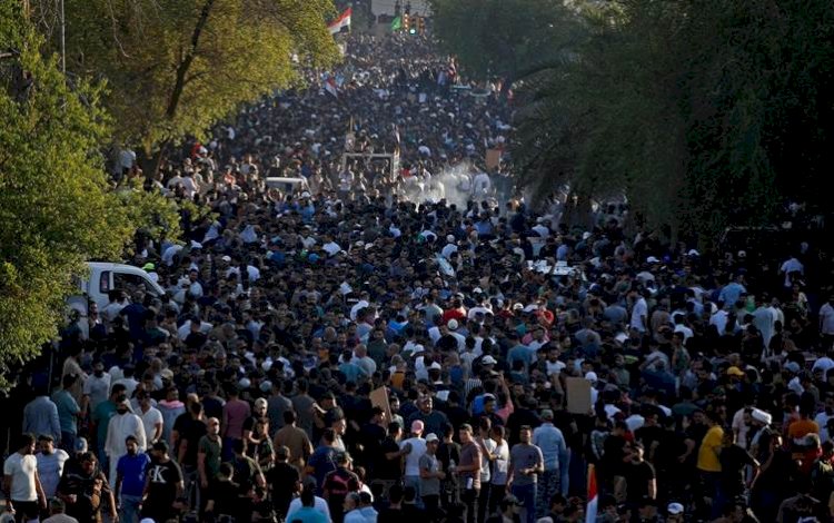 Bağdat’ta binlerce kişi İsveç’te Kur’an’ın yakılmasını protesto etti