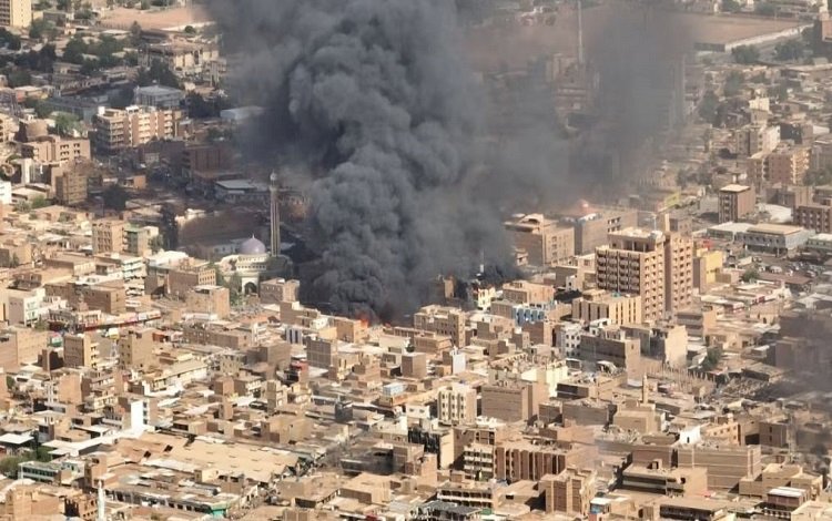 Sudan'ın başkenti Hartum'da şiddetli çatışmalar: Uçaklar HDK mevzilerini bombaladı