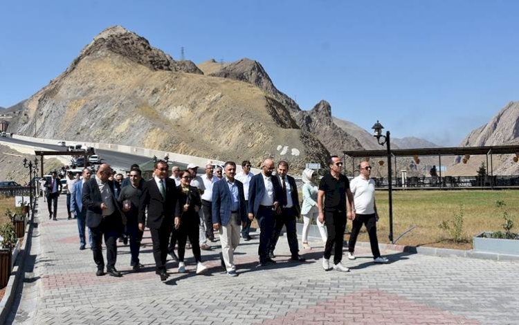 Kürdistan Bölgesi turizm heyetinden Hakkari ve ilçelerine ziyaret