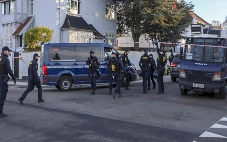 Danimarka'da aşırı sağcı grup birçok kentte Kur'an-ı Kerim yaktı