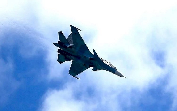 Rusya, ABD'ye karşı Su-30 savaş uçağı kaldırdı