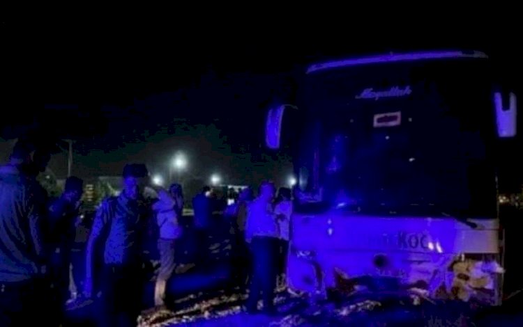Diyarbakır’da yolcu otobüsü kavşağa daldı: 18 yaralı