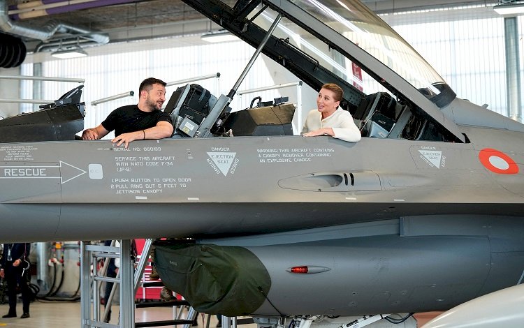 Zelenskiy F-16 sözü veren Danimarka’yı ziyaret etti