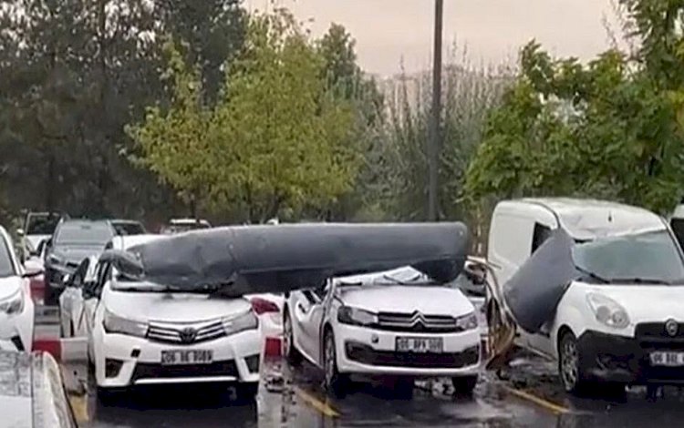Ankara’da F-4 savaş uçağının parçası otoparka düştü