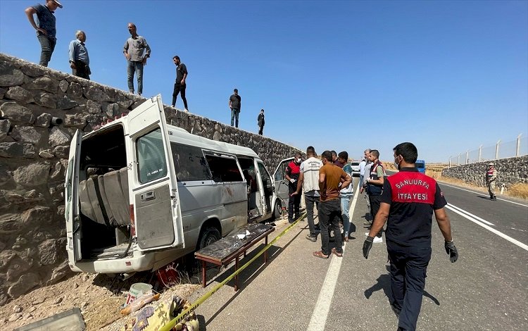 Urfa'da feci kaza: 3 ölü, 17 yaralı!