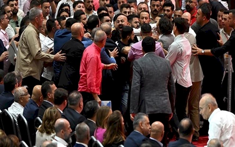 CHP'nin İzmir İl Kongresi yumruklu kavgaya dönüştü!