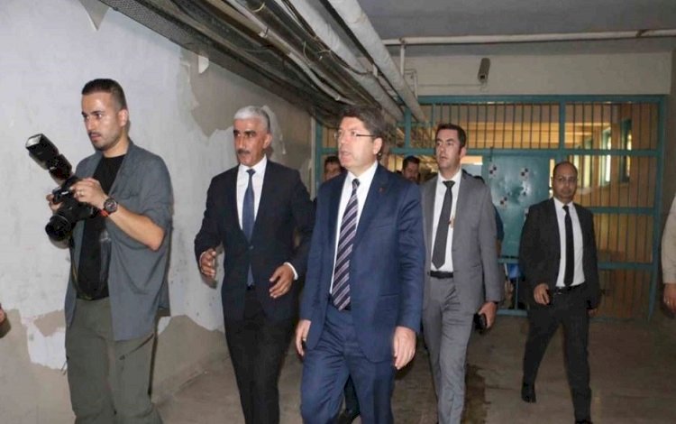 Adalet Bakanı Tunç Diyarbakır Cezaevi'ni gezdi: ‘İbret olarak korunacak’