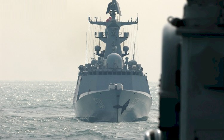 Çin'in savaş gemileri Orta Doğu'ya demir attı!