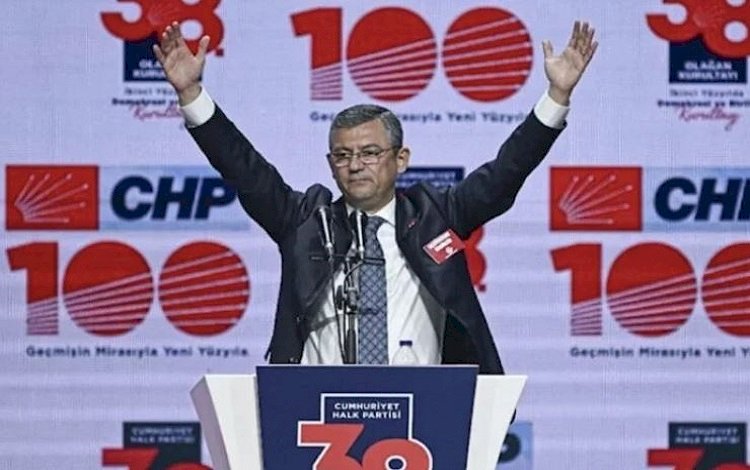 CHP 'Değişim' dedi: Özgür Özel CHP'nin yeni Başkanı seçildi