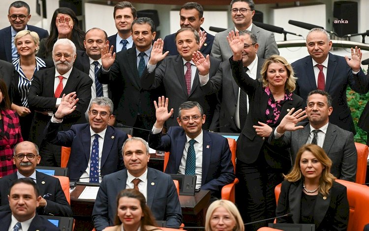 CHP yargı krizi için Meclis'te  adalet nöbeti'ne başladı