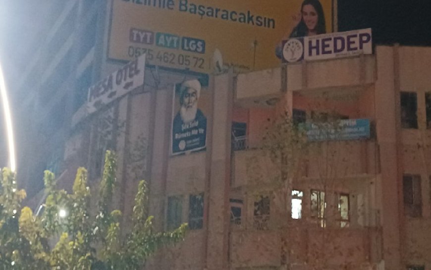 DEM Parti Batman İl Başkanlığı, binasına Şeyh Said'in posterini astı