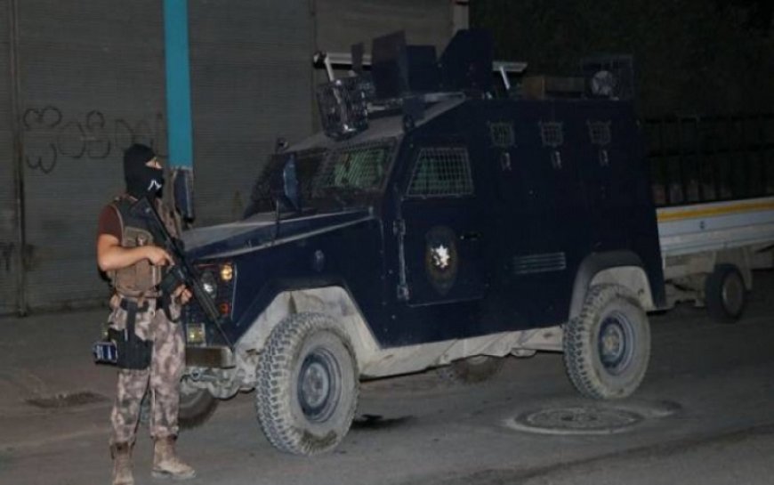 Siirt'te ev baskınları: Çok sayıda kişi gözaltına alındı