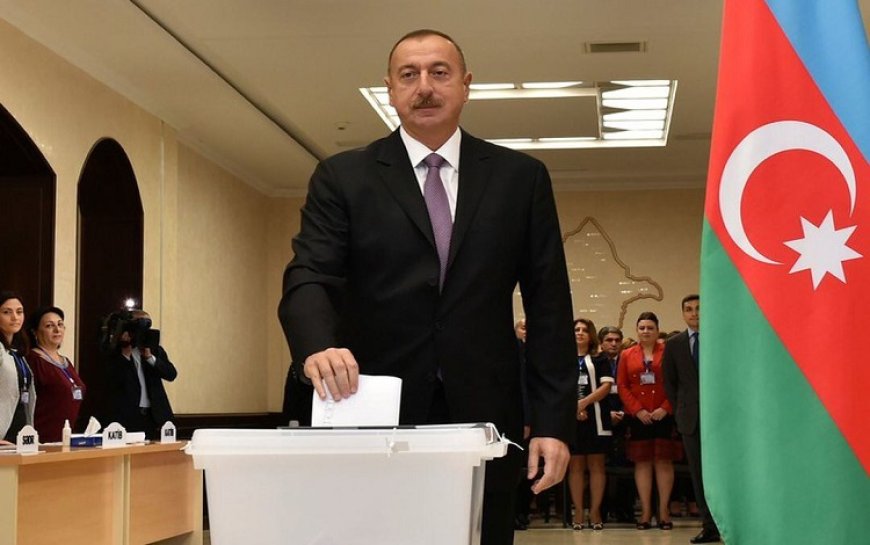 Azerbaycan'da cumhurbaşkanı seçiminde yarışacak 3 aday belli oldu