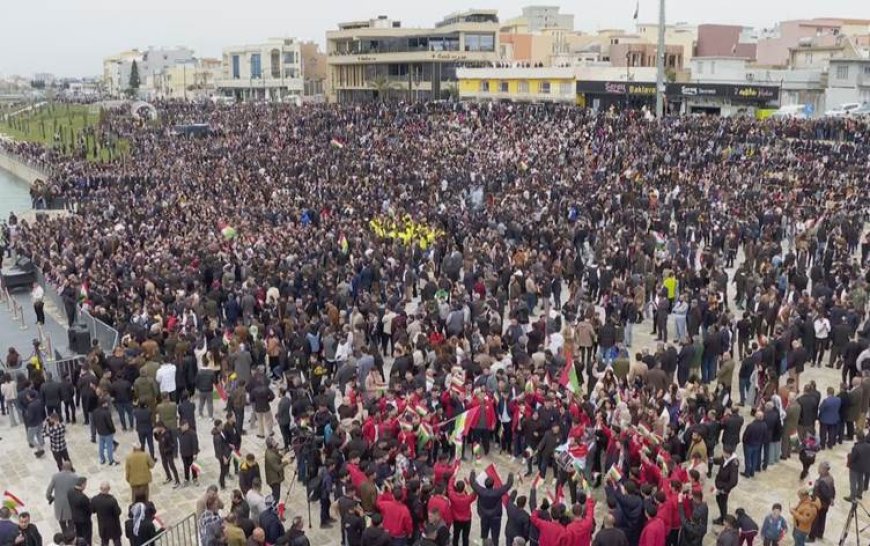 Zaho’da İran saldırısına karşı büyük gösteri: Bizi öldürebilirsiniz ama teslim alamazsınız