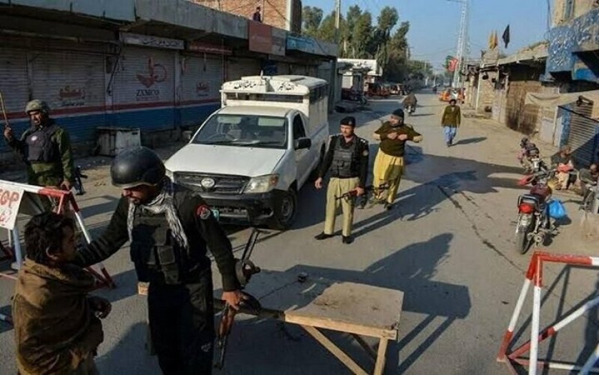 Pakistan'da polis merkezine saldırı: 10 ölü
