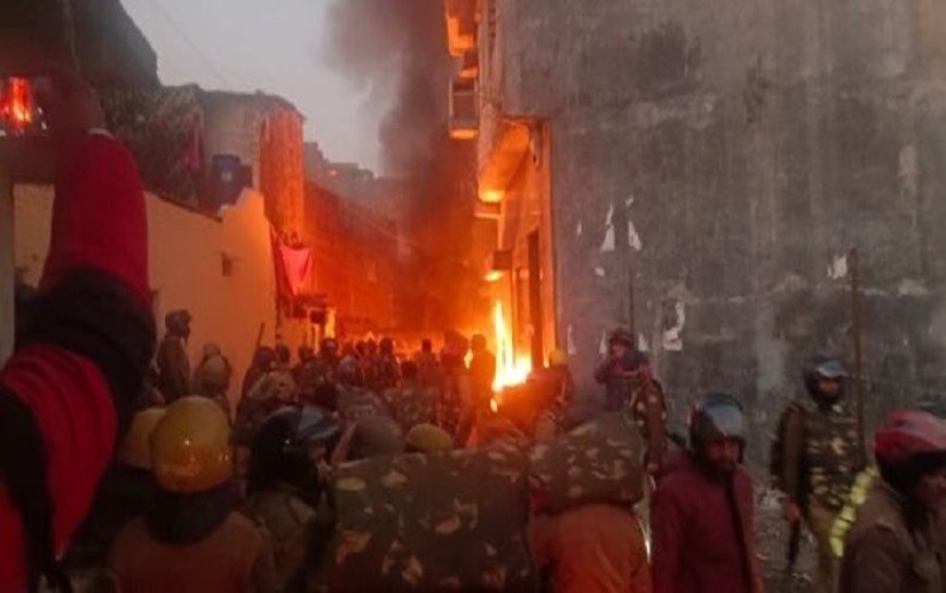 Hindistan'da cami yıkımı sonrası çıkan olaylarda 4 kişi öldü!
