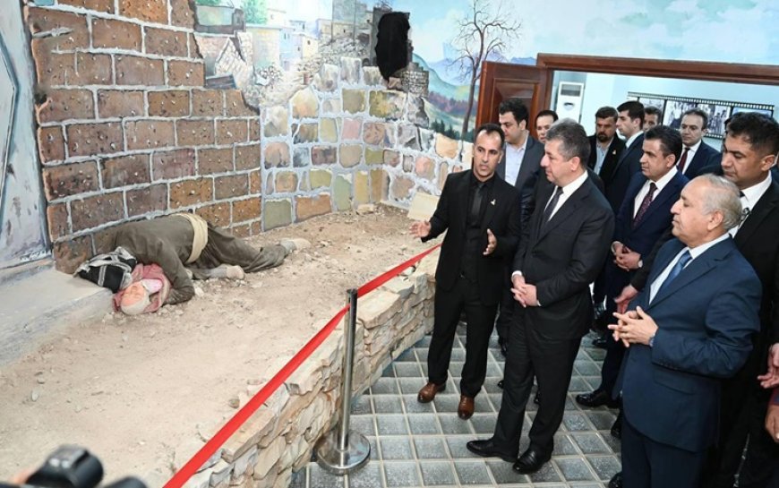 Mesrur Barzani, Halepçe Şehitleri Anıtı’nı ziyaret etti