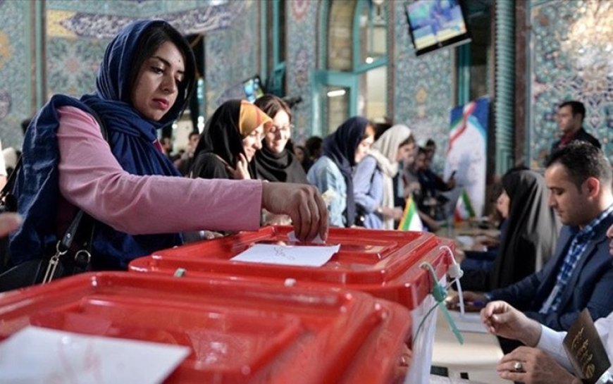 İran'daki seçimlerde, seçmenlerin yarısından fazlası sandığa gitmedi