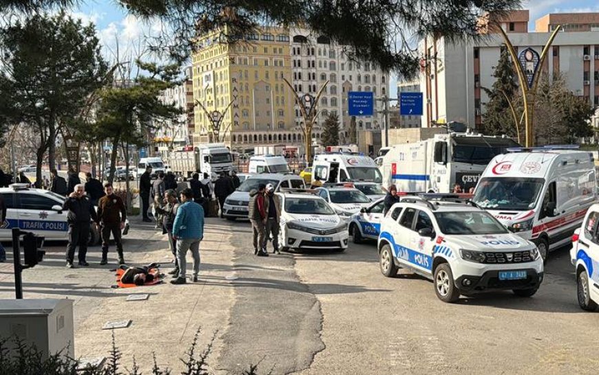 Mardin'de adliye önünde kavga: 1'i polis 5 yaralı