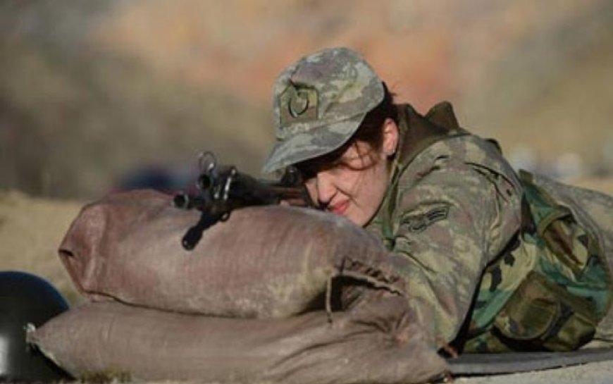 Savunma Bakanı: Kadınların da askere alınmasını değerlendiriyoruz