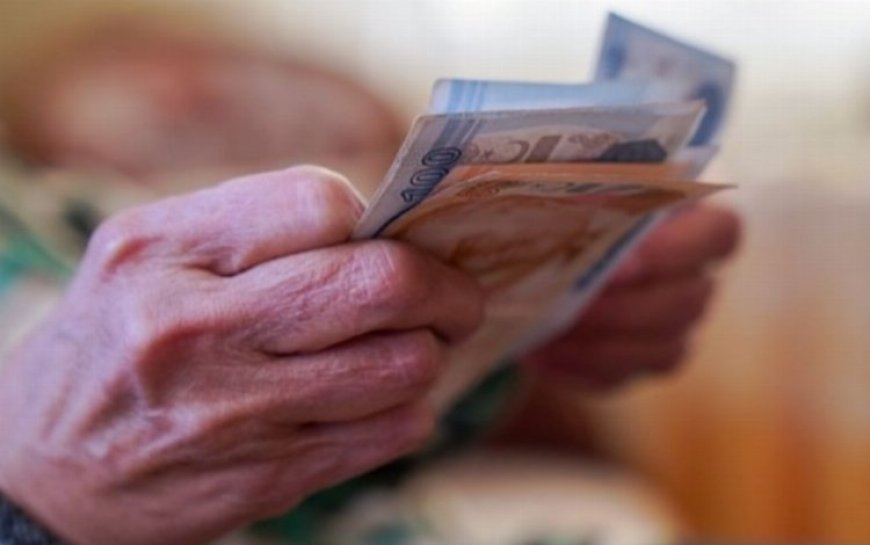 Emeklilerin bayram ikramiyesini 3 bin TL'ye çıkaran yasa Resmi Gazete'de yayınlandı