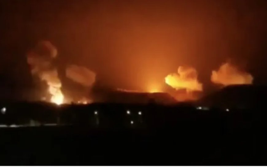 ABD ve İngiltere, Yemen'in Hudeyde kentini bombaladı