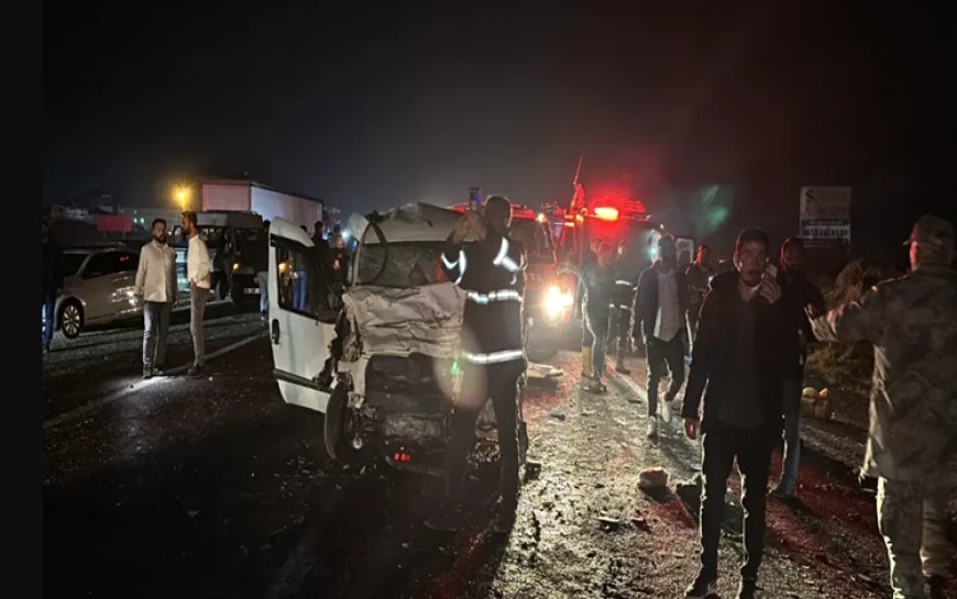 Urfa'da feci kaza : 3 ölü, 6 yaralı
