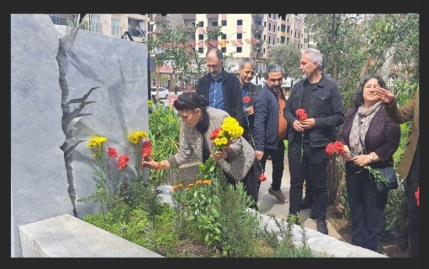 Leyla Zana, Orhan Doğan'ın mezarını ziyaret etti