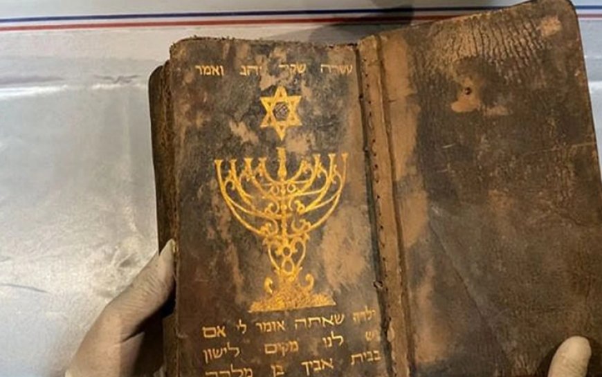 Ağrı'da 1000 yıllık İbranice el yazması kitap ele geçirildi