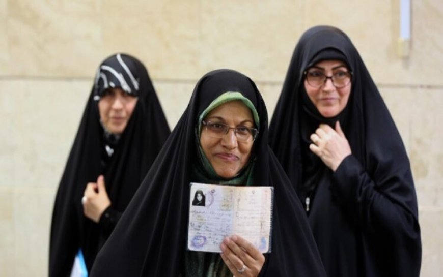 İran'da eski kadın Milletvekili Zohre Elahiyan, cumhurbaşkanı adaylığı için başvurdu