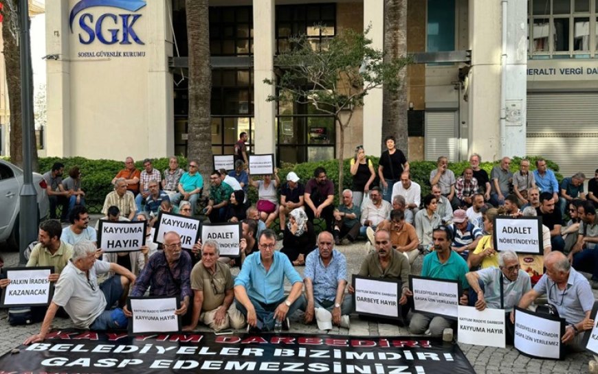 Hakkari Belediyesi'ne kayyım atanması İzmir’de protesto edildi