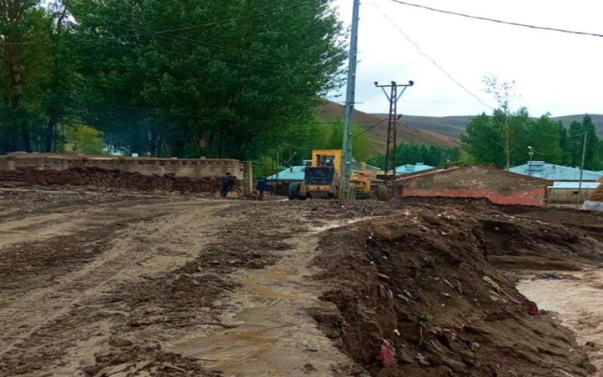 Van ve Bitlis’te şiddetli sağanak sele neden oldu