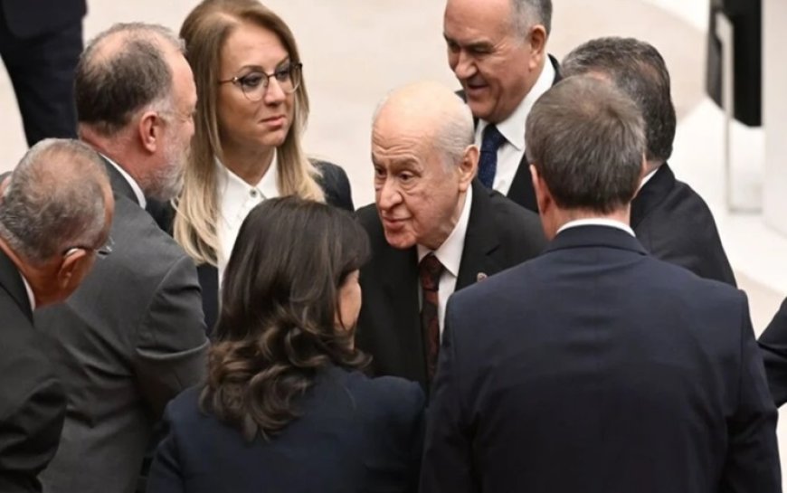 Bahçeli'den açıklama! DEM Partililerin elini neden sıktı?